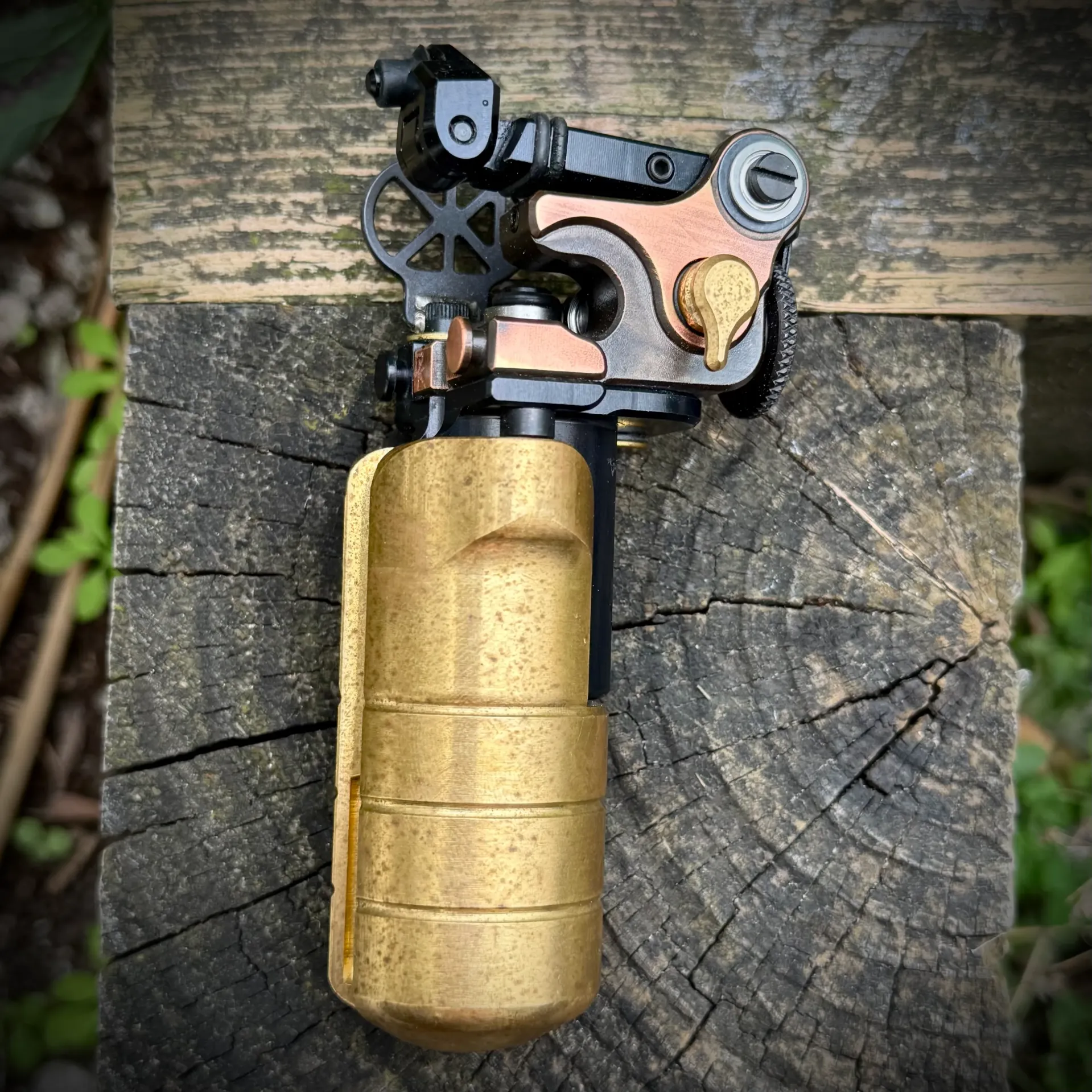 Full Monty - Rubbed Bronze - brass standard needle grip - brass frame