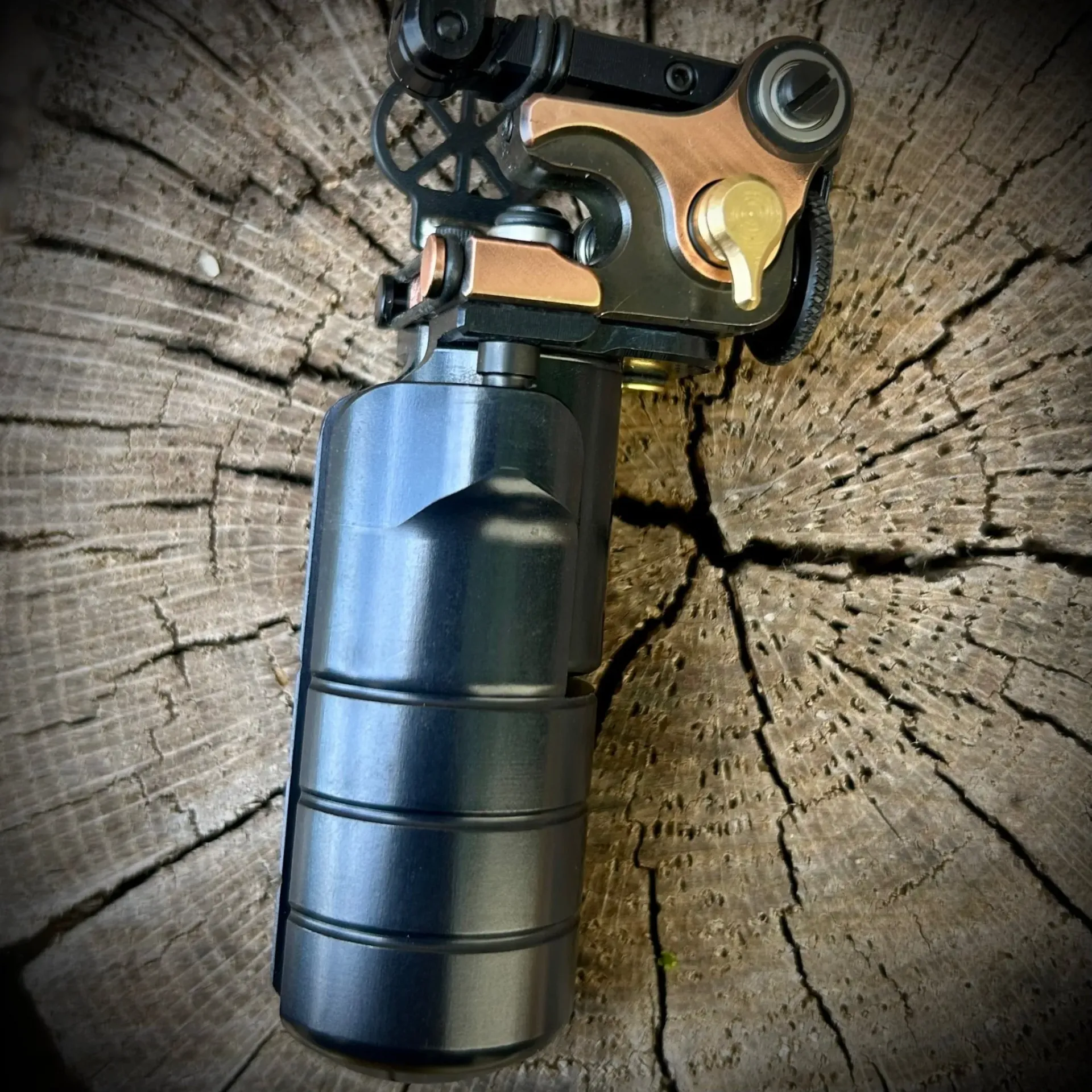 [FM-rubbrz-CartL] Full Monty - Rubbed Bronze - aluminium cartridges grip - brass frame